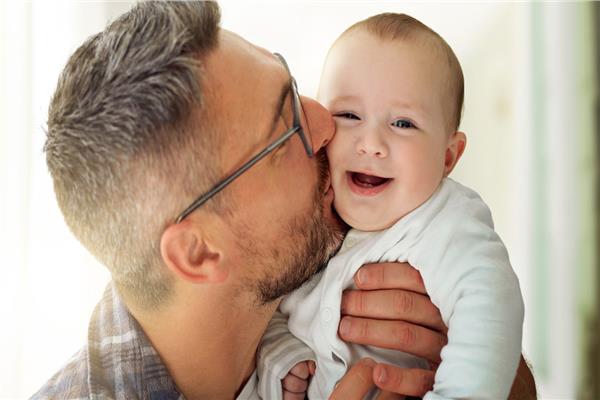  يسبب عمر الأب تشوهات وراثية عند الأطفال