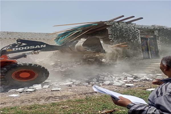 حالة تعد بالبناء على الأراضي الزراعية