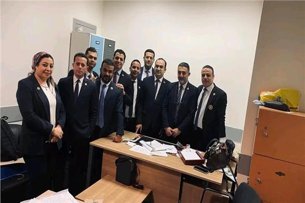  رجال الجمارك بالإدارة الرابعة بمبنى الركاب رقم 3 بمطار القاهرة الدولي 