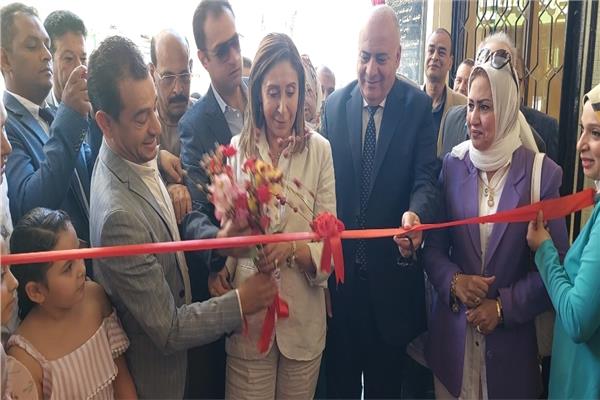 وزيرة الثقافة خلال الافتتاح