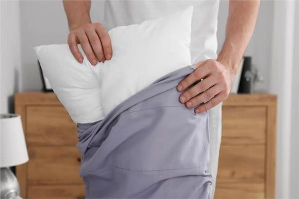 بثلاث طرق.. يمكن لغطاء الوسادة أن يحافظ على نظافة المنزل