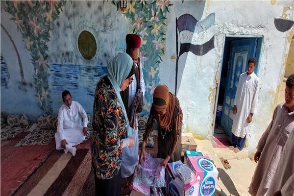 مشغولات يدوية وشنط إسعافات أولية لسيدات قرية جارة أم الصغير بواحة سيوة