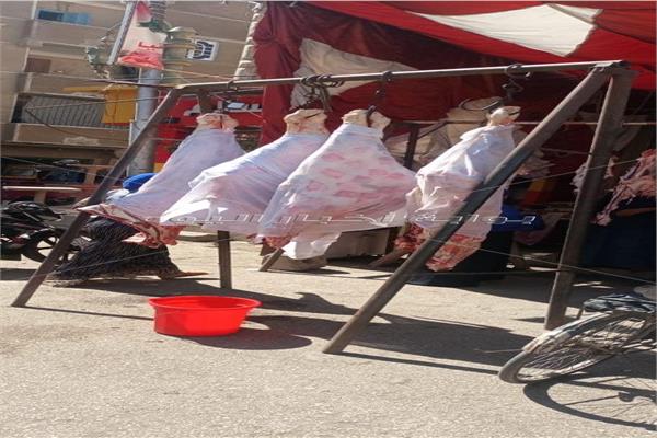 طرح لحوم بلدية بأسعار مخفضة بمركزي مطاي وبني مزار بالمنيا