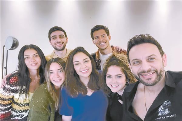  مصطفى قمر وداليا البحيرى وبسمة مع «أولاد حريم كريم»