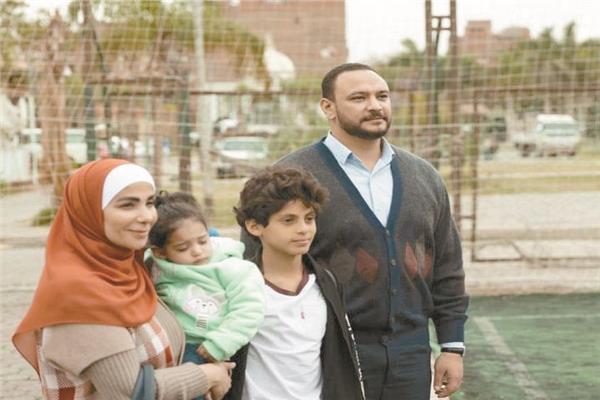 أحمد خالد صالح مع منى زكى فى مشهد من مسلسل «تحت الوصاية»