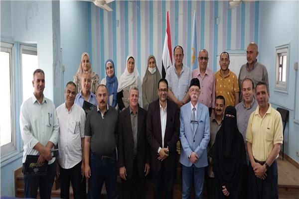 تعليم الغربية تكرم اطباء الطب البيطري 
