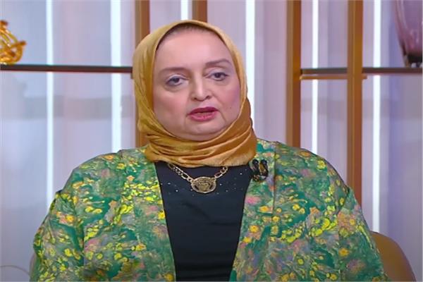 الدكتورة أماني الشريف، أستاذ المناعة والميكروبيولوجي بكلية جامعة الأزهر