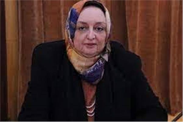  الدكتورة أماني الشريف، أستاذ المناعة والميكروبيولوجي بكلية جامعة الأزهر