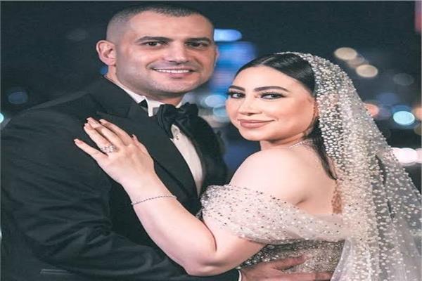 المطربة بوسي وزوجها