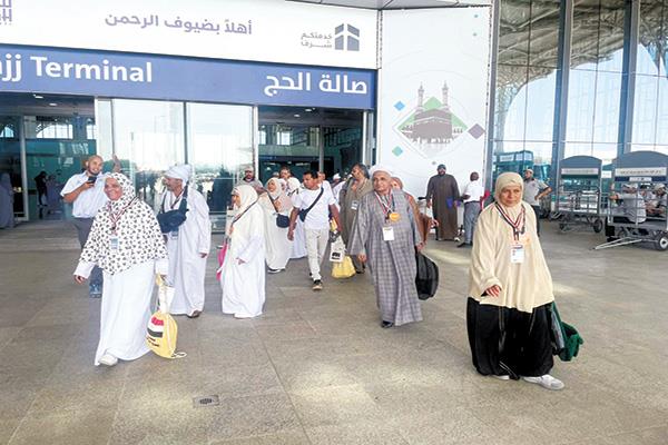ضيوف الرحمن خلال انهاء اجراءات