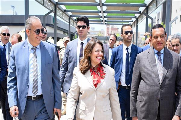 وزيرا الهجرة والتنمية المحلية ومحافظ الغربية يتفقدون المنطقة اللوجيستية بطنطا