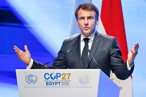 مناقشتها فى باريس الرئيس الفرنسى إيمانويل ماكرون