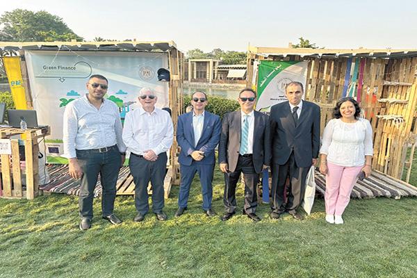 عدد من ممثلى الجهات المشاركة بالمهرجان