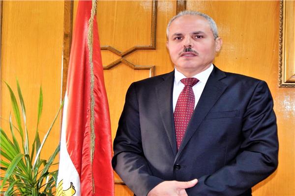 الدكتور ناصر مندور رئيس جامعة قناة السويس