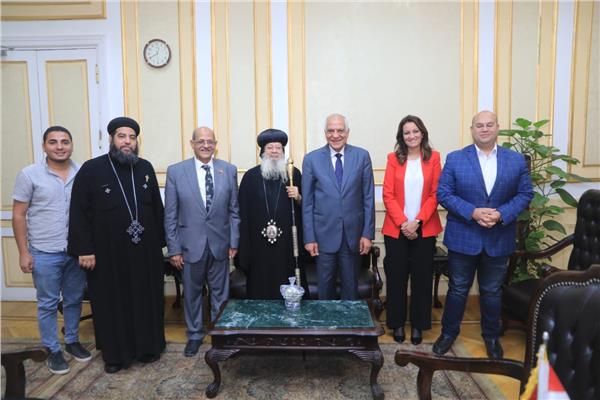 اللواء أحمد راشد محافظ الجيزة يستقبل القيادات الكنسية 