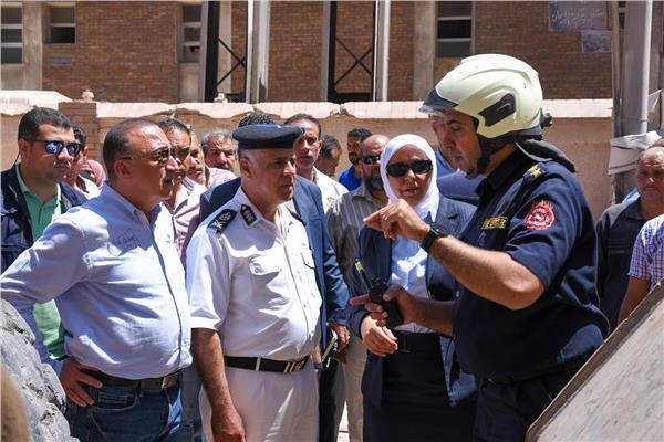 محافظة الأسكندرية يتفقد العقار المنهار