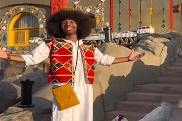 البلوجر الألماني نويل روبنسون