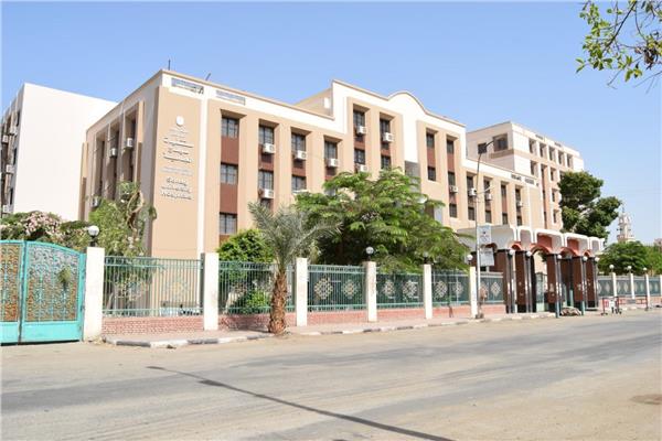 مستشفى سوهاج الجامعي