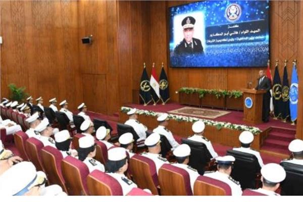 جانب من  حفل تخريج  124 ضابطًا وضابطة