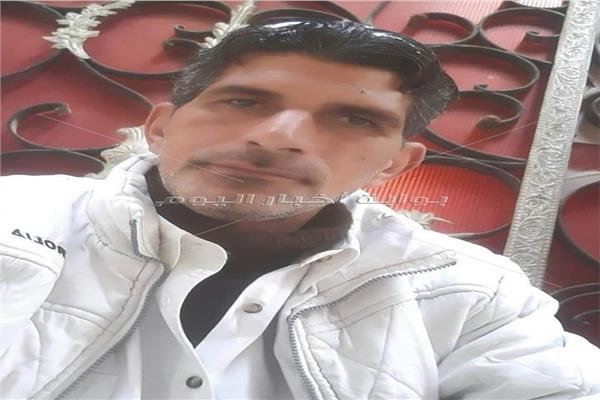 وصول جثمان أحد ضحايا عمارة الإسكندرية لدفنها بمسقط رأسه بكفر الزيات 