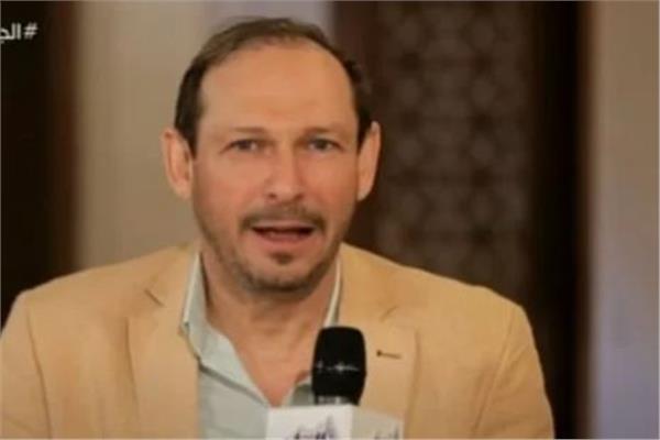 الفنان أيمن الشيوي