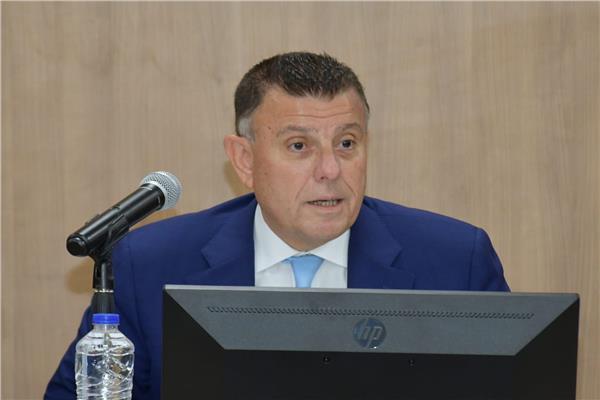 د محمود المتيني رئيس جامعة عين شمس