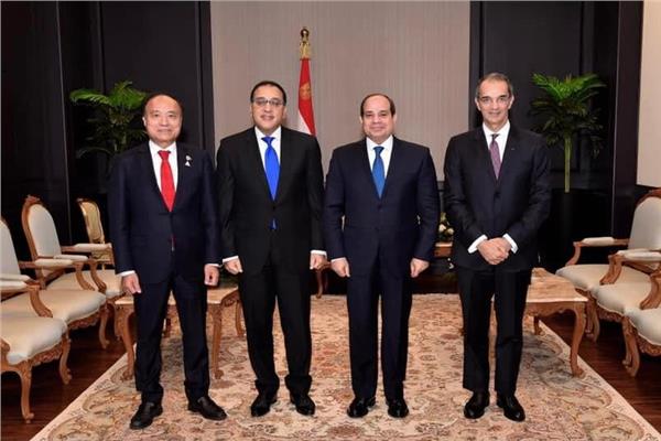 الرئيس السيسي، ورئيس الوزراء، ووزير الاتصالات 