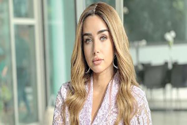 هنا الزاهد