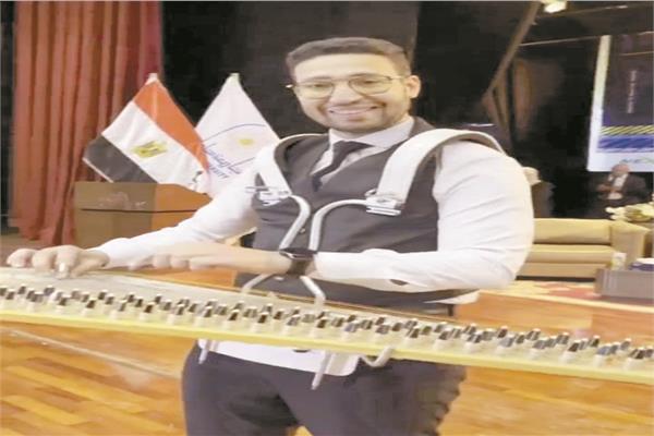 «العجيمى» يعيد موسيقى التراث بـ «القانون»