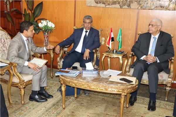 رئيس جامعة المنوفية يستقبل  وفد الهيئة  العربية للتصنيع 