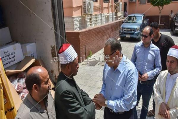  توزيع 2 طن لحوم على الأسر الأولى بالرعاية في الشرقية 
