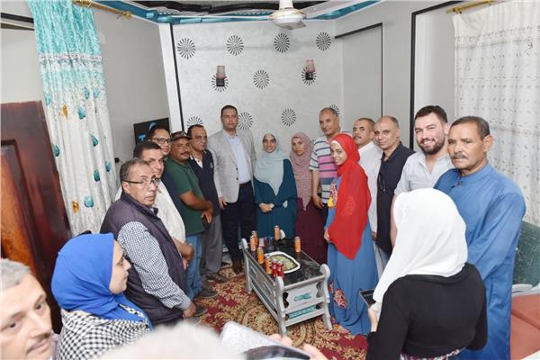 تكريم الطالبة المتفوقة