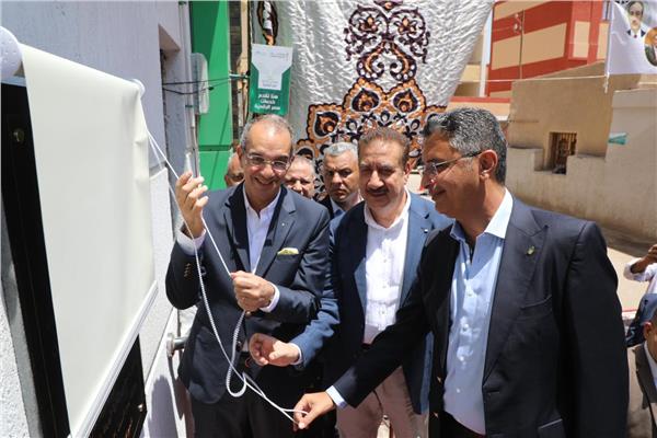 محافظ المنوفية ووزير الاتصالات يفتتحان مكتب بريد قويسنا الجديد