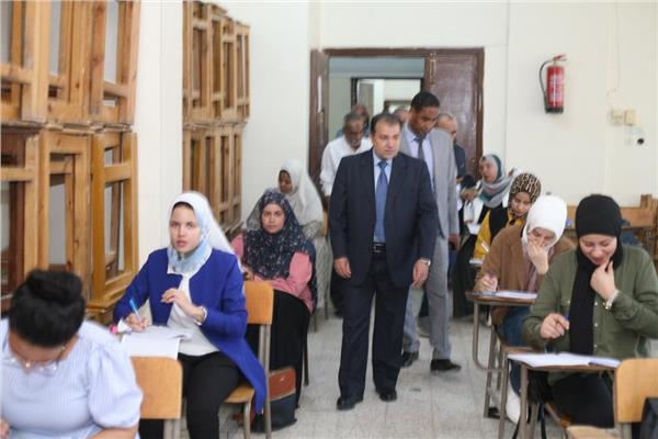 بدء امتحانات الدراسات العليا بجامعة جنوب الوادى