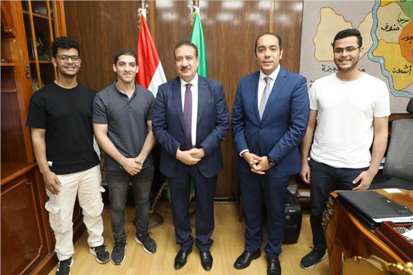 اللواء إبراهيم أبو ليمون محافظ المنوفية خلال اللقاء