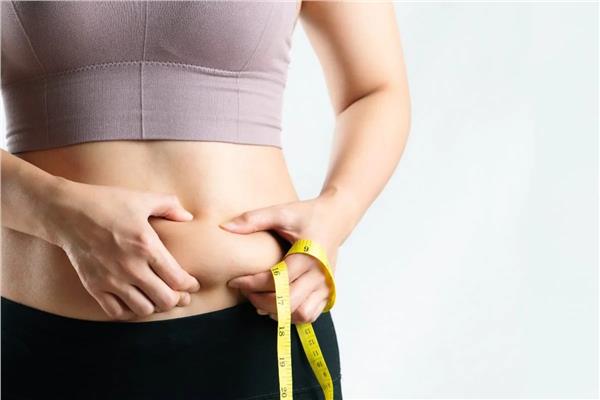 عادات صباحية تساعدك على حرق دهون البطن