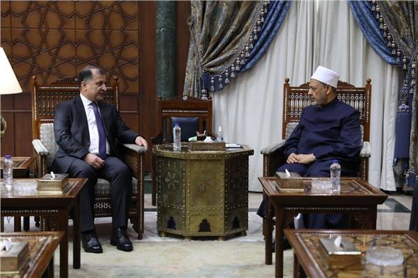 شيخ الأزهر يستقبل سفير طاجيكستان ويبحثان سبل تعزيز التعاون العلمي والثقافي 