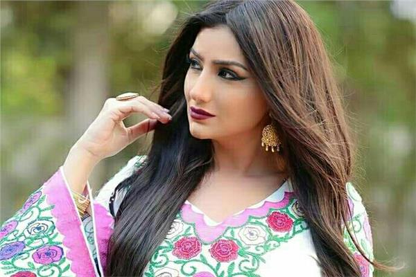 الفنانة مي عمر 