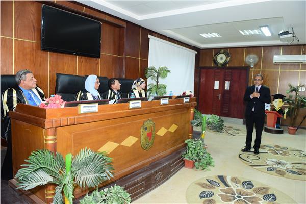 جامعة سوهاج تمنح درجة الماجستير لباحثة فى مجال التأمين
