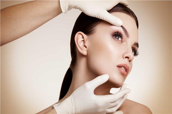 قبل إجراء العمليات التجميلية.. أشياء يجب وضعها في الأعتبار