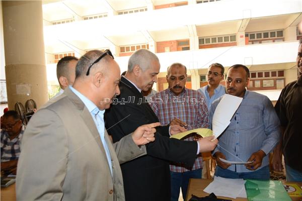 نائب رئيس جامعة اسيوط يتفقد اختبارات القدرات بكلية التربية الرياضية