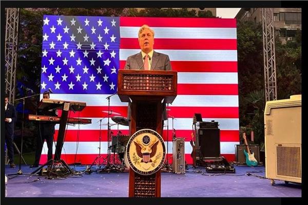 جون ب.ديروشر القائم بأعمال سفير أمريكا بالقاهرة