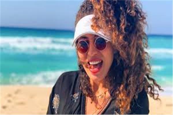 منة عدلى القيعي 