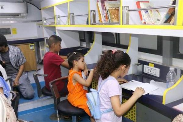  أتوبيس المكتبة المتنقلة  وصل لقرى  الشرقية