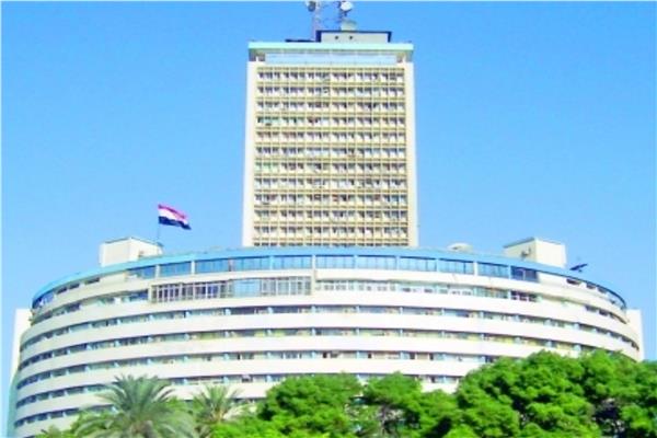 الإذاعة والتلفزيون