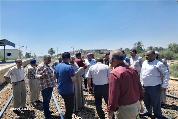 لجنة من السكة الحديد تعاين محطة الضبعية