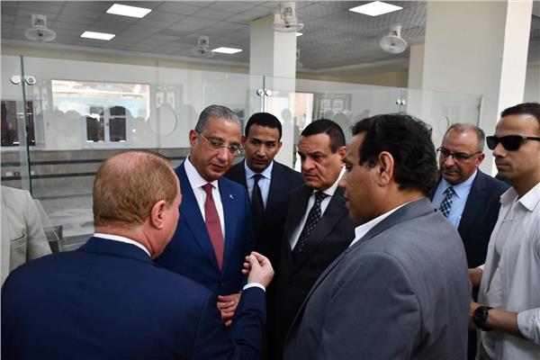 اللواء هشام آمنة وزير التنمية المحلية، والدكتور أحمد الأنصاري محافظ الفيوم خلال الجولة