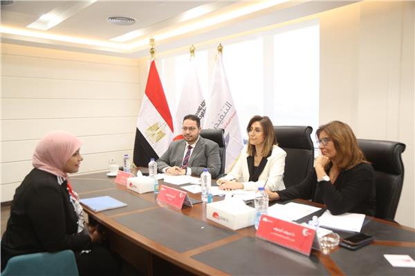 وزيرة الثقافة تترأس لجنة اختيار كوادر نسائية