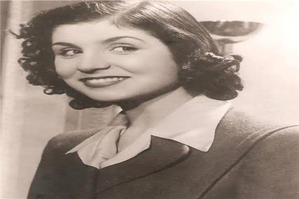 الفنانة صباح