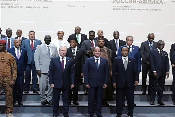الرئيس السيسي ونظيره الروسي بوتين في القمة الروسية الإفريقية